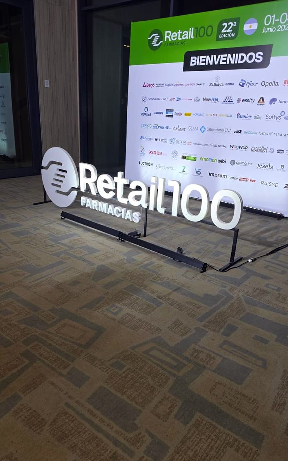 Retail 100 02